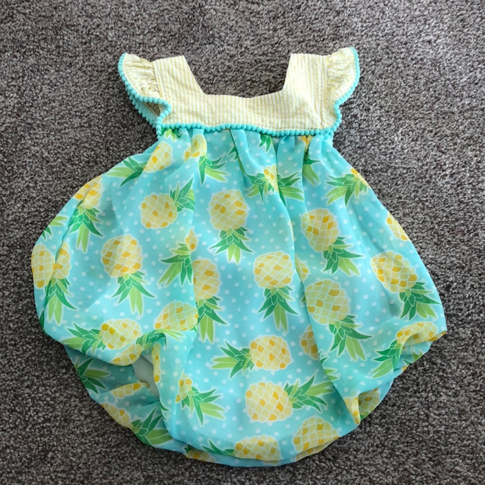 Baby Essentials 12m pineapple bubble